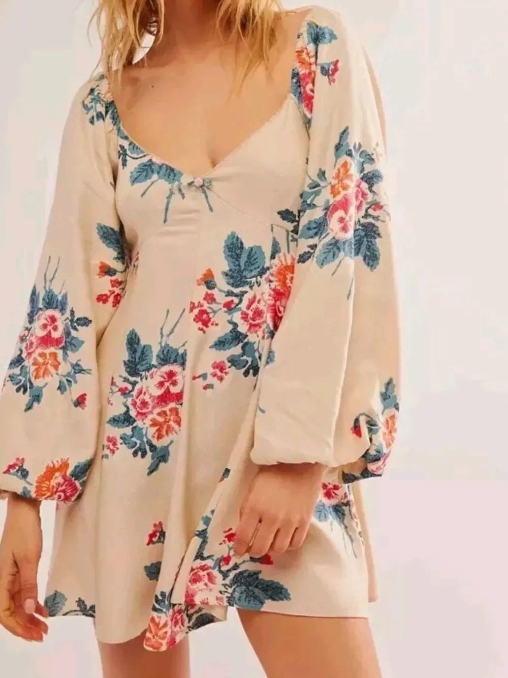 Free People Francesca Mini Dress Warm Ivory Floral Mini Dress
Q16